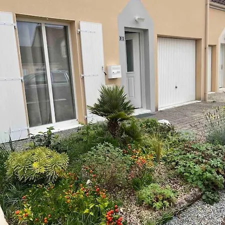 Agreable Maison De Avec Jardin + Garage. 別荘 Coulaines